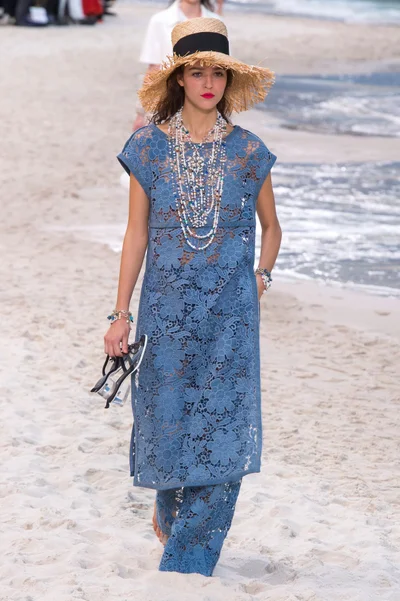 Look 57